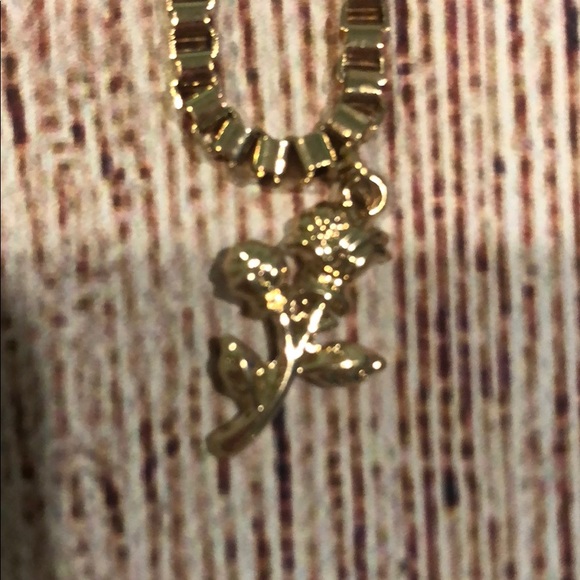 GOLD ROSE STATEMENT NECKLACE SET - Picture 3 of 5